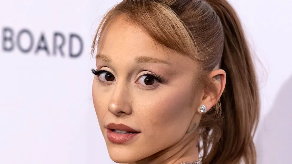 Actu people. «Absurdités barbares» - Ariana Grande tire à boulets rouges sur Donald Trump