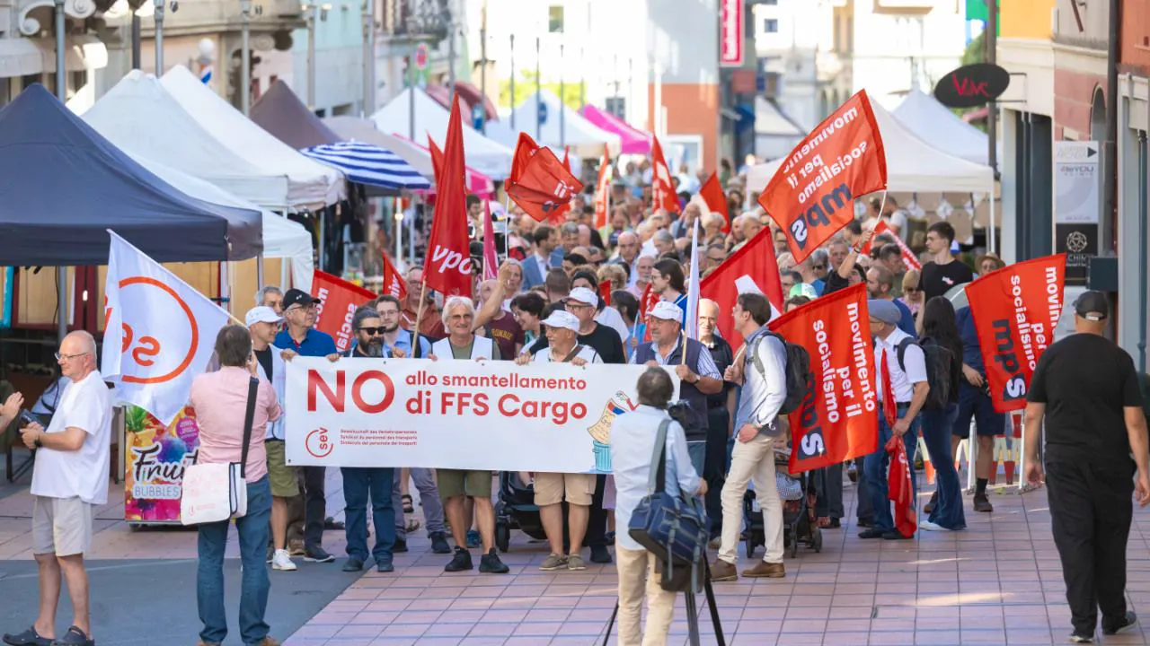 Rail Transport. Hundreds protest in Chiasso, Ticino, against the downsizing of SBB Cargo