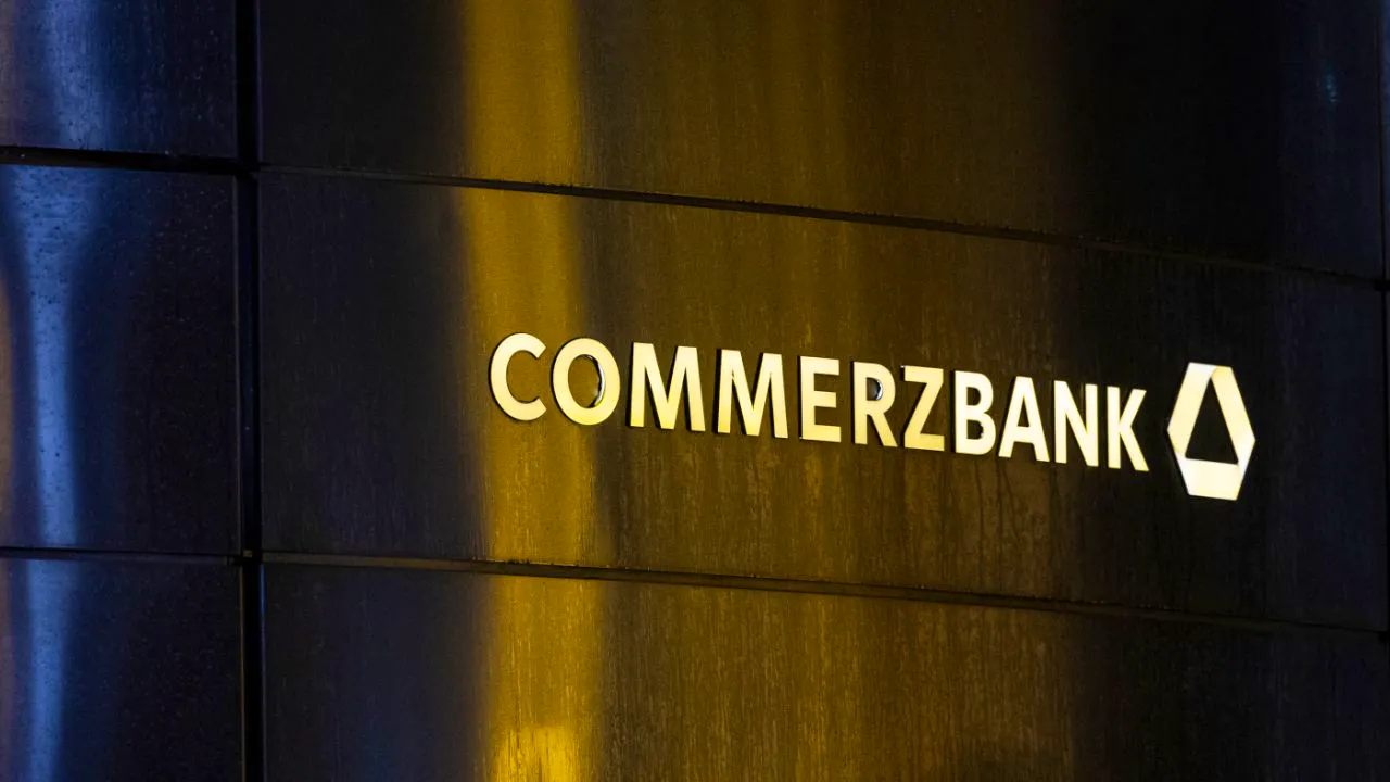 Banks. Commerzbank Works Council Plans to File a Complaint in Dispute with Unicredit