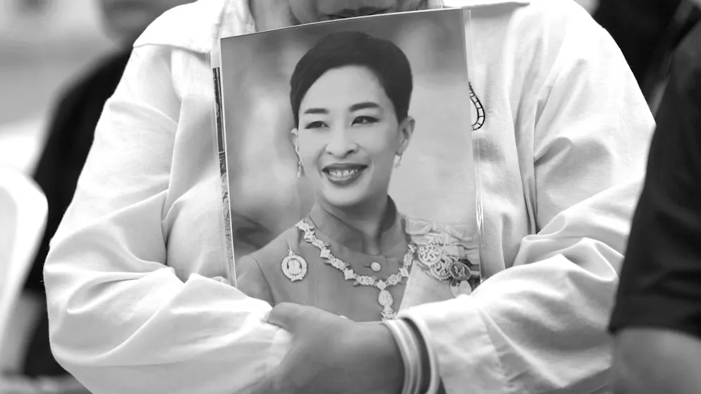 Infection «incontrôlable». Carnet noir : le roi de Thaïlande frappé par le deuil