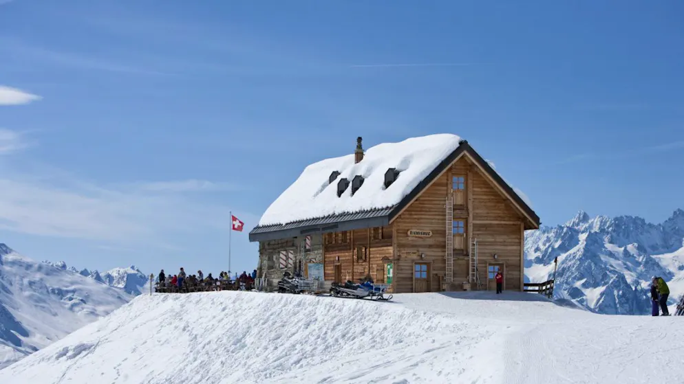 If you don’t show up, you have to pay. Alpen-Club Introduces Reservation Fee for SAC Huts