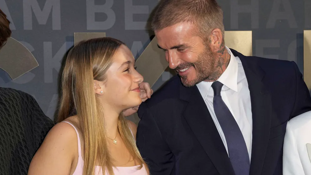 Family drama in the Beckham household. Harper (14) seeks reconciliation with brother Brooklyn—but he isn’t interested