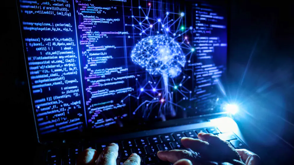 Intelligenza artificiale. L'IA si abbatte sul mondo del lavoro, già quasi mezzo milione di persone licenziate