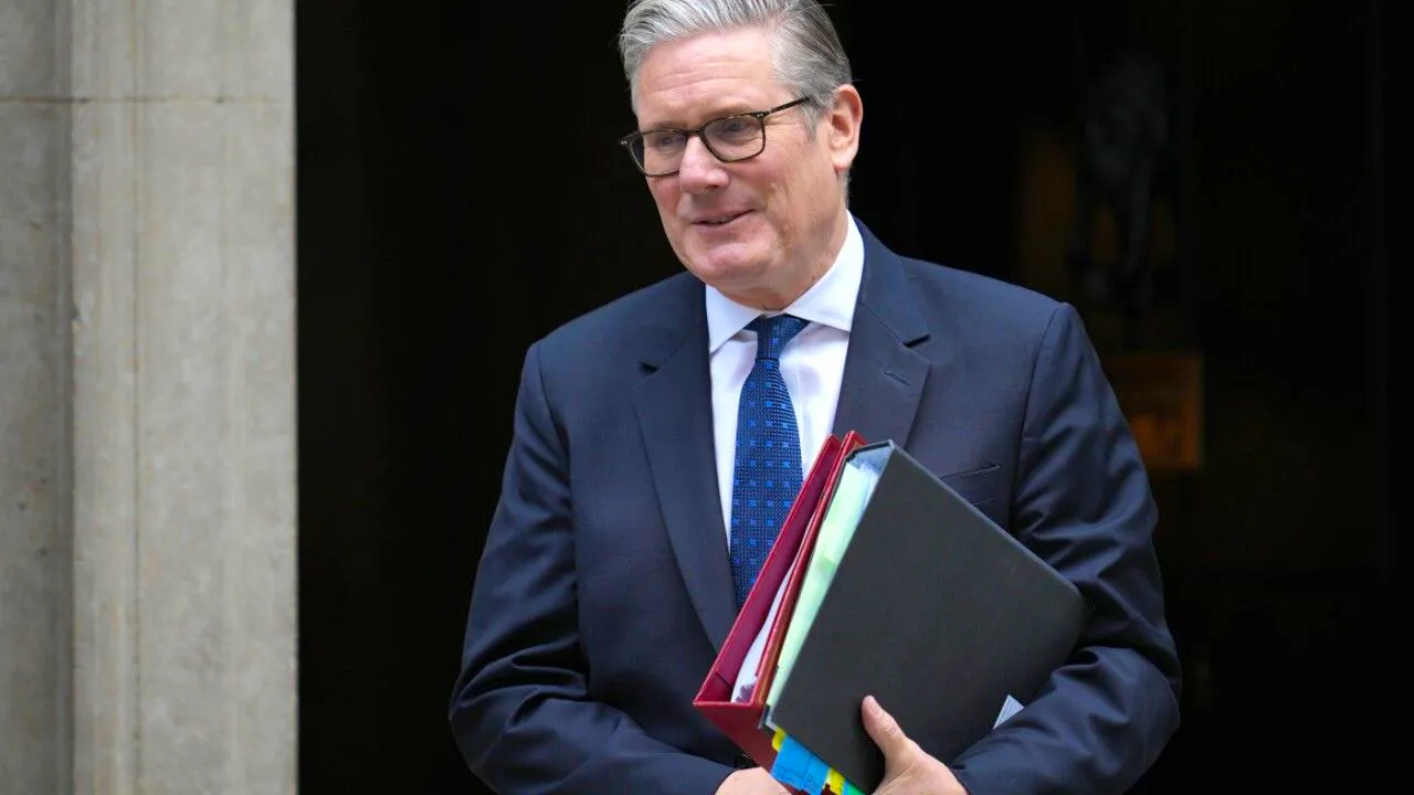 Grossbritannien. Starmer: Britische Armee stoppt Schattenflotte-Tanker