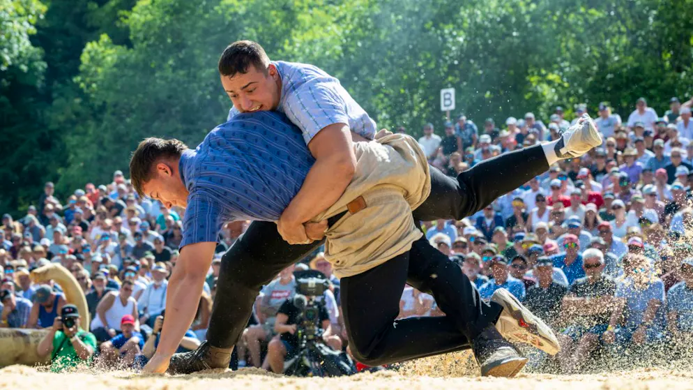 Schwingen. Schlegel folgt auf dem Stoos auf Staudenmann