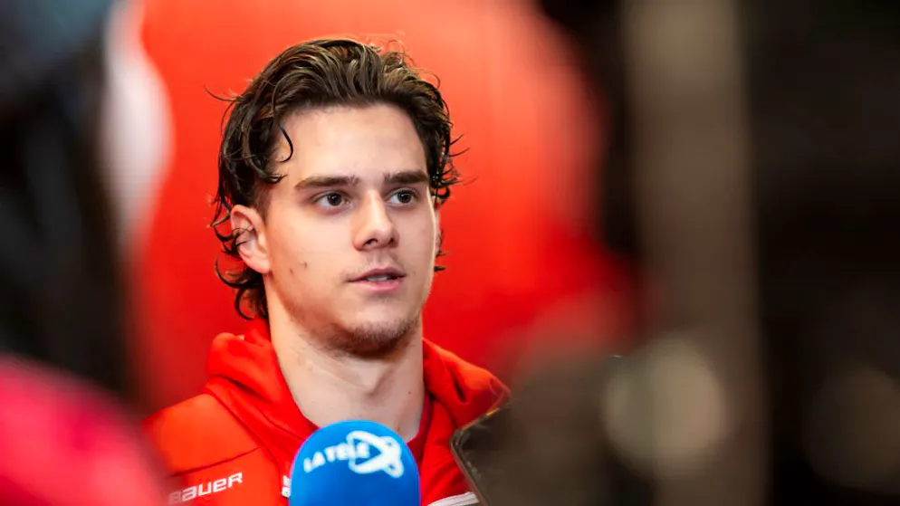 Move to the NHL?. Detroit Red Wings Sign Rochette
