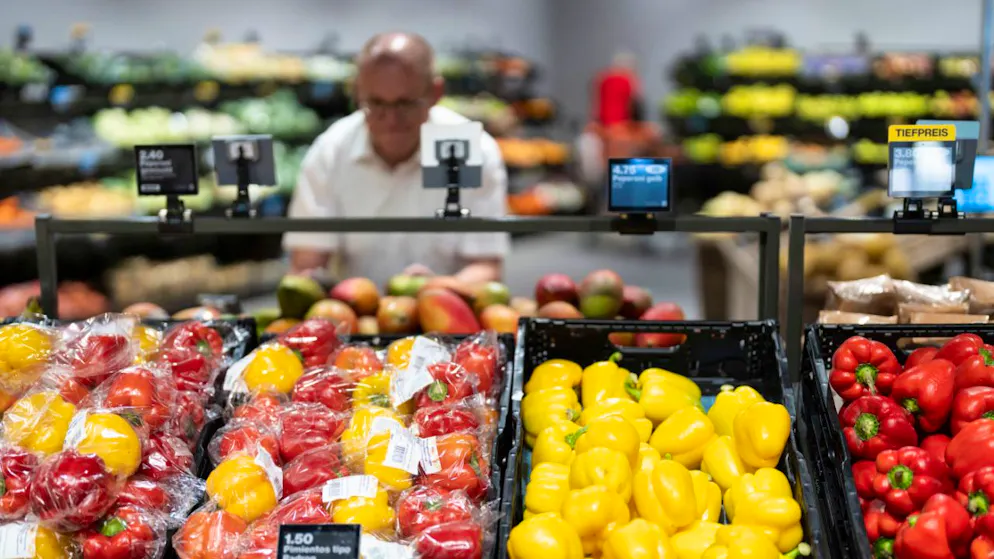 Retour en arrière. Le sac à nouveau compris dans le poids net des fruits et légumes
