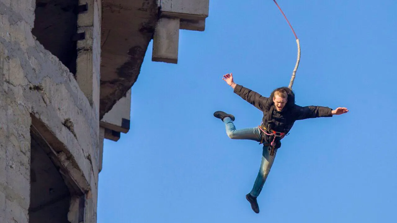 Accident. Brésil: une jeune femme meurt lors d'un saut dans le vide