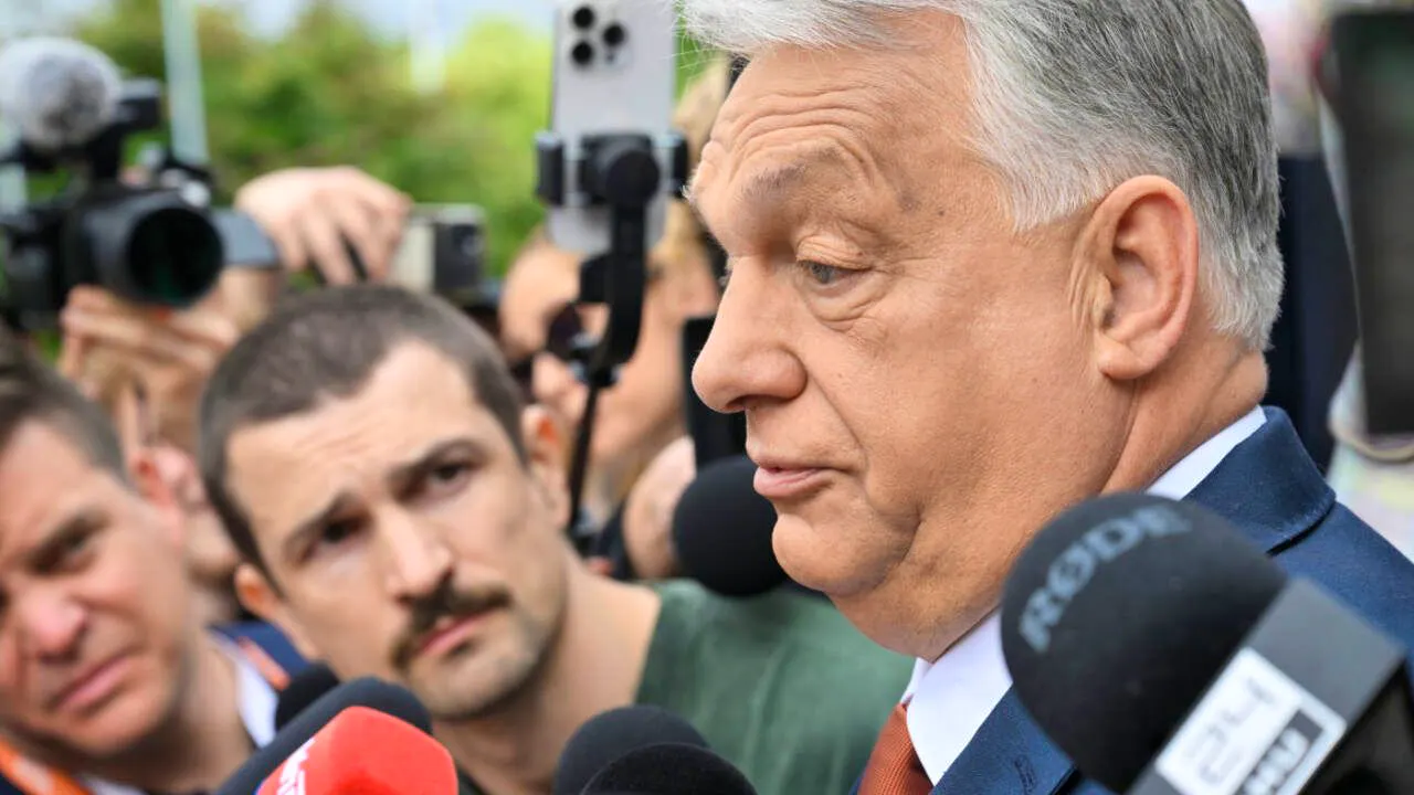 Politics. Hungary: Constitutional amendment keeps Orbán out of power