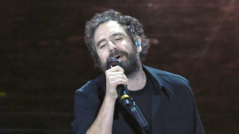 Tra amici, parenti e VIP. Tommaso Paradiso e Carolina Sansoni hanno detto «sì»