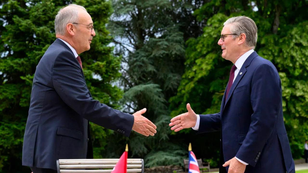 Berna-Londra. Parmelin parla con Starmer per un accordo di libero scambio globale