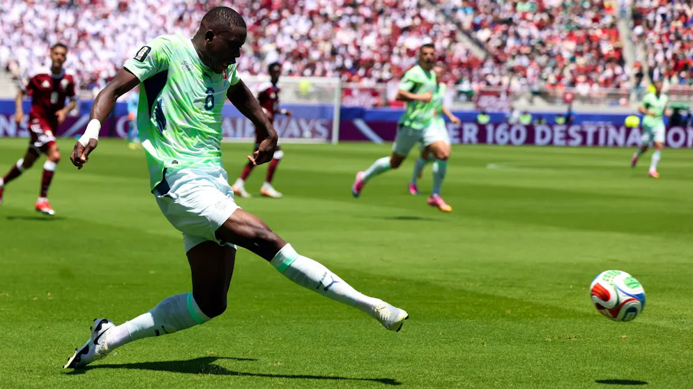 A different starting lineup against Bosnia?. Huggel: “A back four with Zakaria—I’m not sold on that”