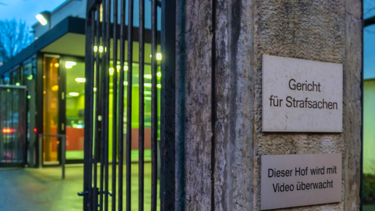 Basilea. BS: uomo condannato per incitazione a odio e diffamazione di Lévy