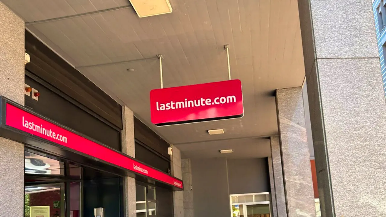 Viaggi online. Lastminute.com punta sull'IA e taglia centinaia di posti di lavoro