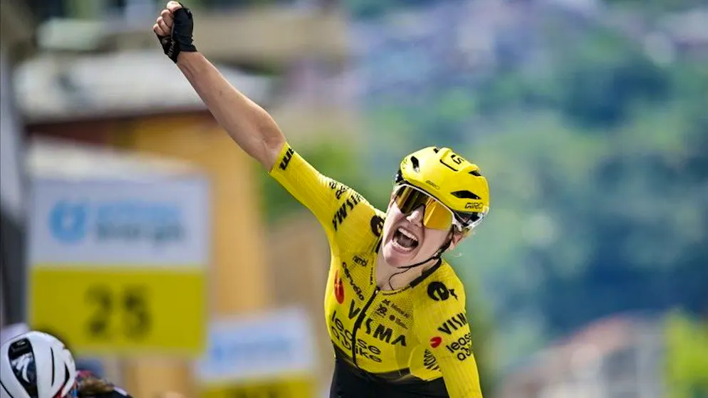 Ciclismo. Tour de Suisse, De Vries prima leader