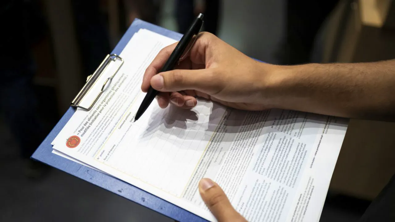 Genetic Engineering. Food Safety Initiative Fails: Association Files a Complaint