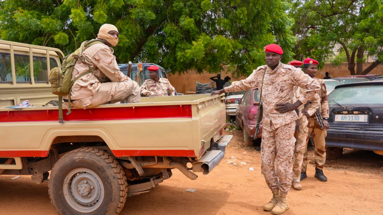 Politik. Unbekannte greifen internationalen Flughafen im Niger an