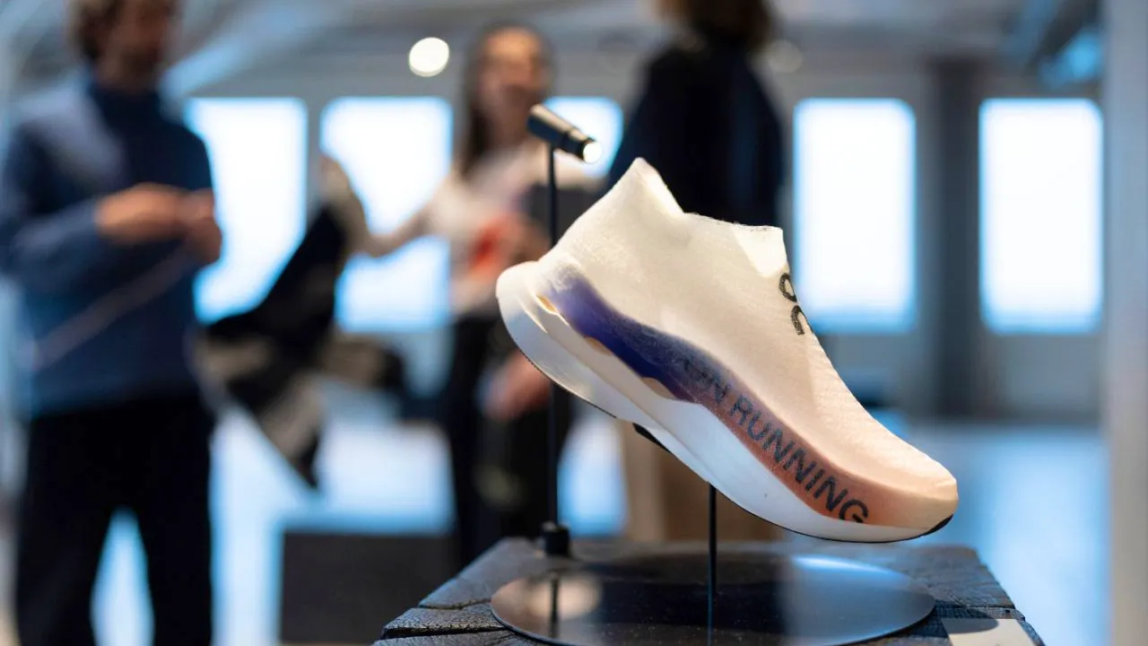 Scarpe e diritti umani. On: Public Eye denuncia salari da fame, azienda reagisce