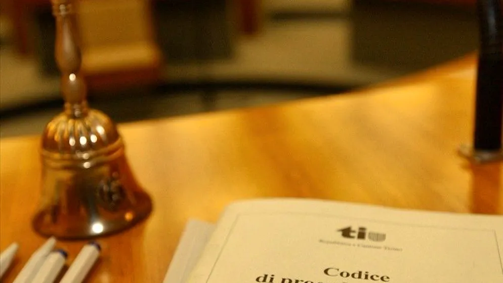 Ticino. Assolto dalle accuse sessuali: 18 mesi per minacce e lesioni a un trentenne