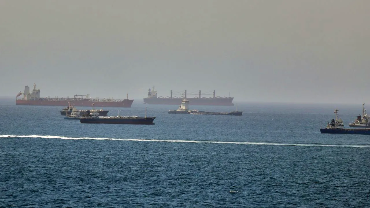 Transport. Ship Traffic Through the Strait of Hormuz Remains Subdued