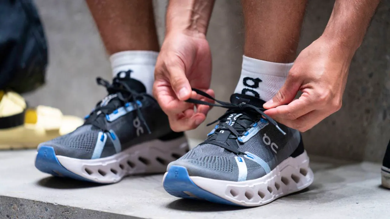 Schuhe. On verhängt Bestellstopp bei Sublieferant nach Public-Eye-Recherche