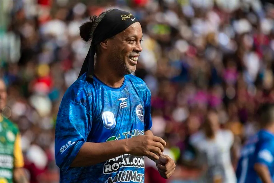 Ronaldinho torna in campo: il leggendario fuoriclasse giocherà nel Ravenna