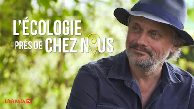 Key Art zur Dokumentation «L’Écologie près de chez nous» mit einem Mann im Freien.