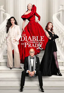 Filmposter zu «Le Diable s’habille en Prada 2» mit Miranda Priestly, Andy Sachs, Emily Charlton und Nigel Kipling auf einer grossen Marmortreppe.