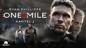 Ryan Phillippe und ein älterer Mann im Profil, links zwei Personen im Regen.