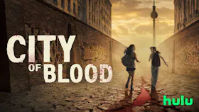 Serienmotiv zu «City of Blood» mit drei Frauen, die durch ein dystopisches Berlin in Richtung Fernsehturm laufen.